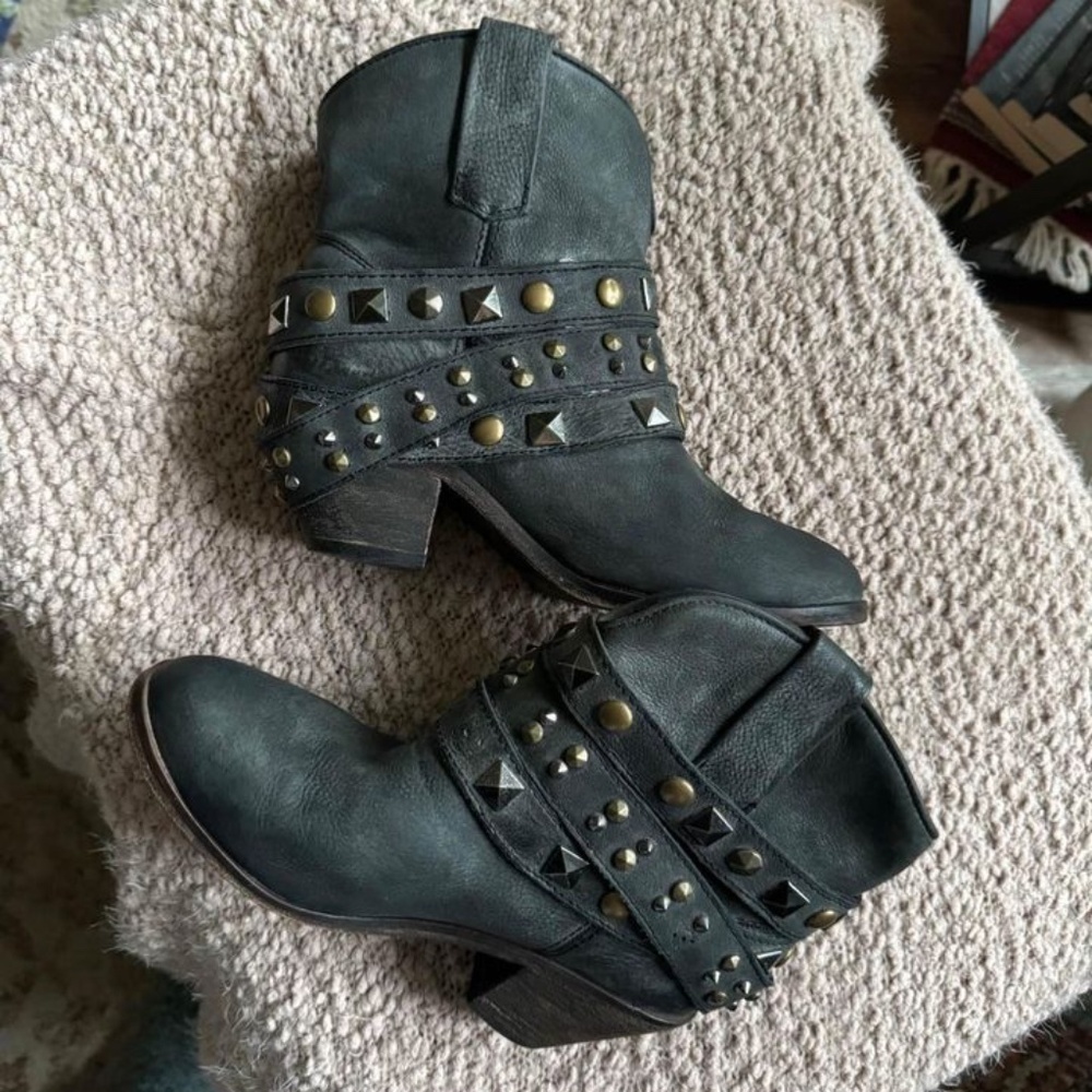 Corral Studded Strap Distressed Black/Gray Leather Booties